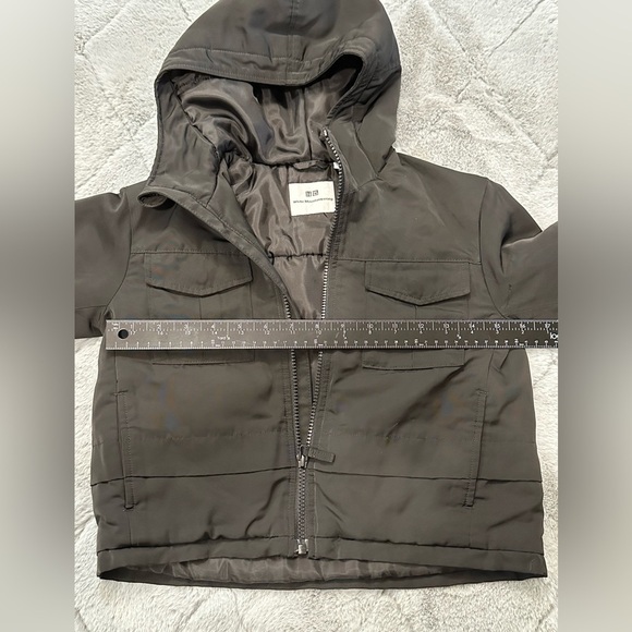 Uniqlo little Kids size (3T) 3/4 white mountaineer winter coat great cond black - Picture 3 of 6